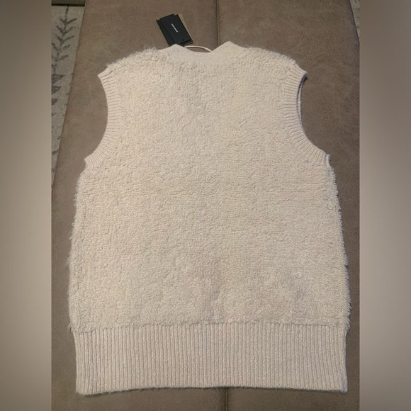 Vero Moda Womens Soft Beige Birch Loopi Sleeveless V-Neck Vest NEW size S & M - Picture 3 of 4